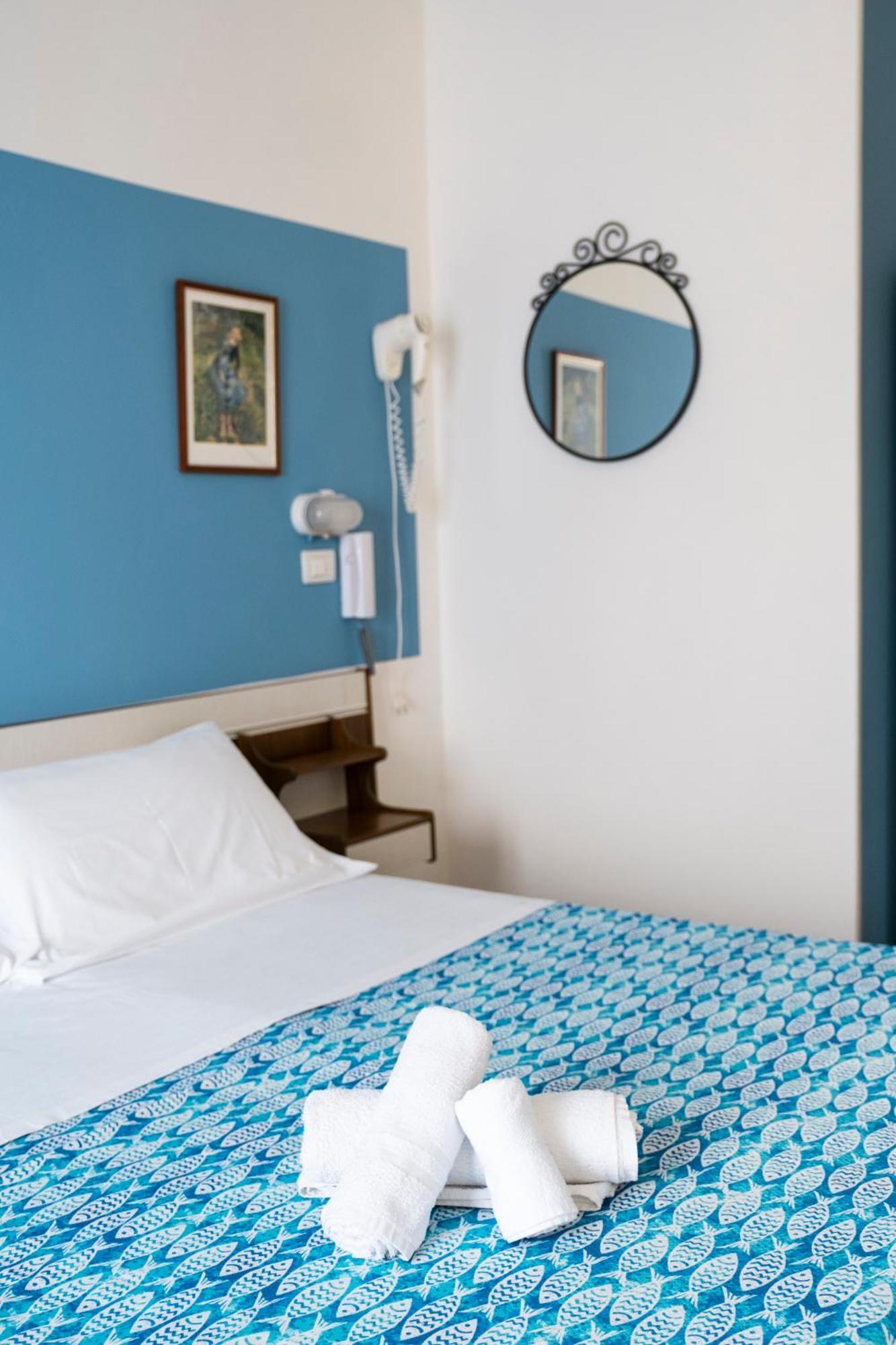 Hotel Cheri Rimini Bagian luar foto