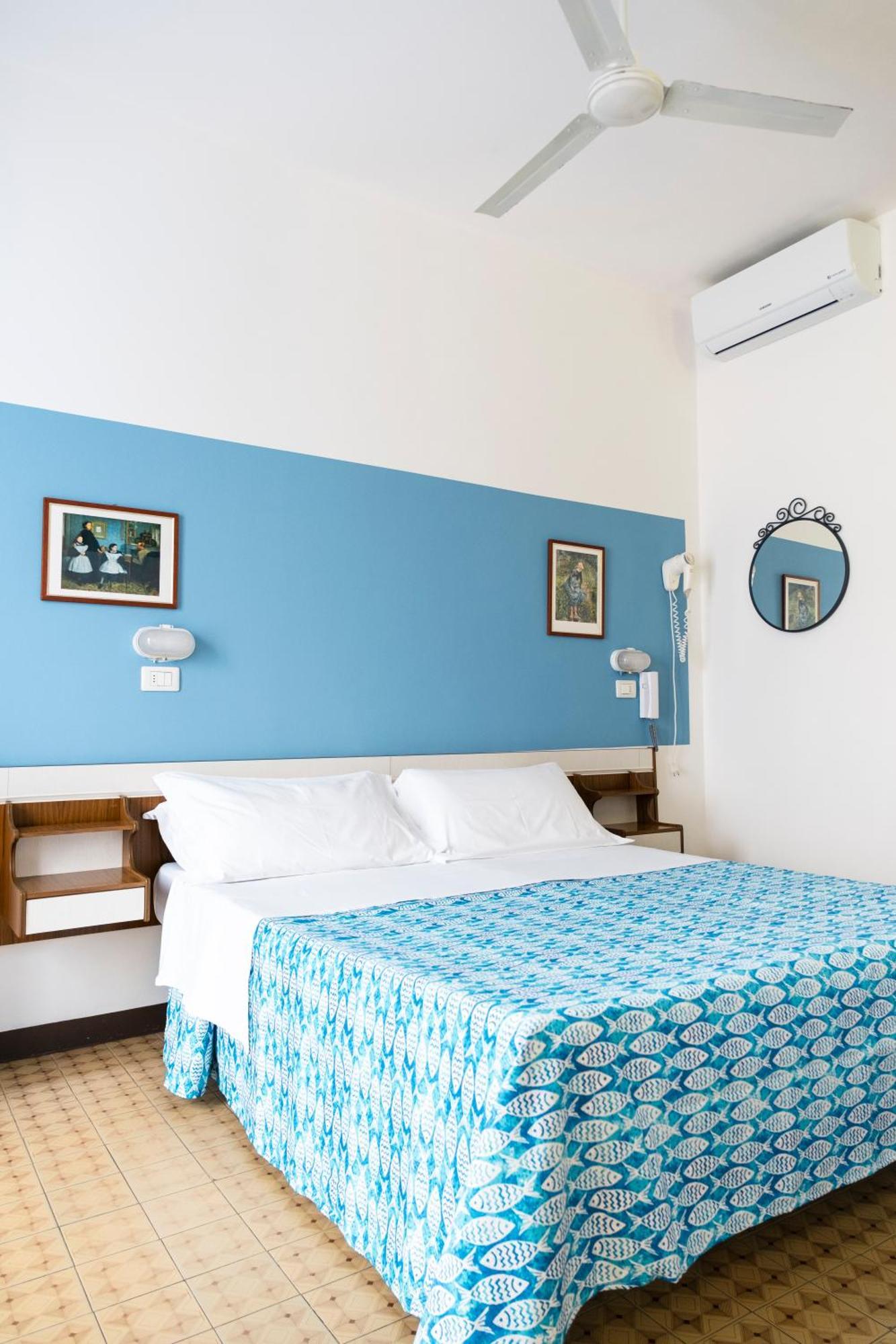 Hotel Cheri Rimini Bagian luar foto