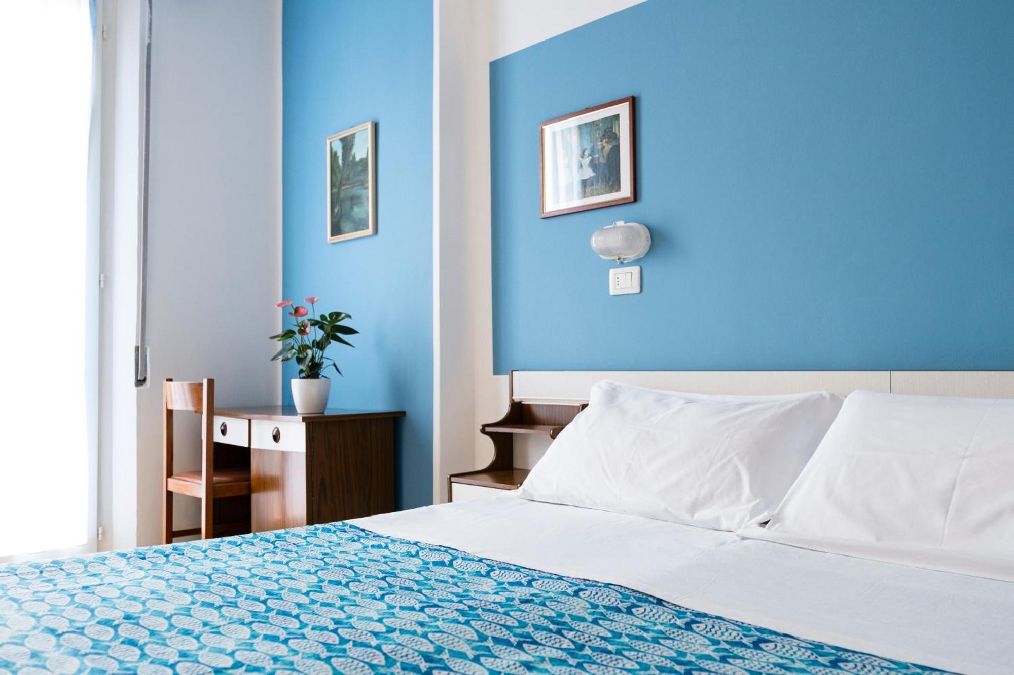 Hotel Cheri Rimini Bagian luar foto