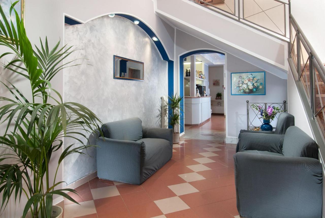 Hotel Cheri Rimini Bagian luar foto