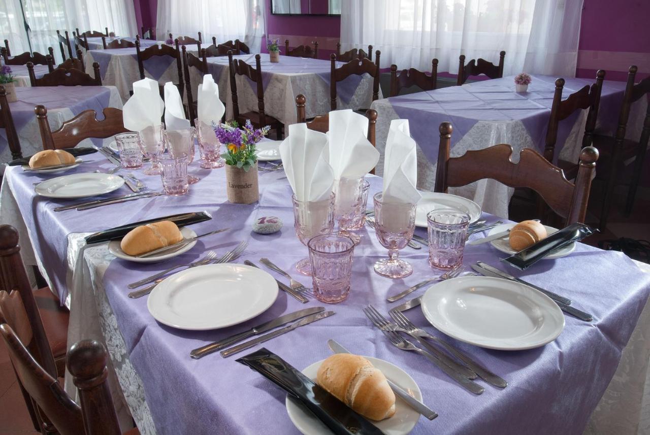 Hotel Cheri Rimini Bagian luar foto